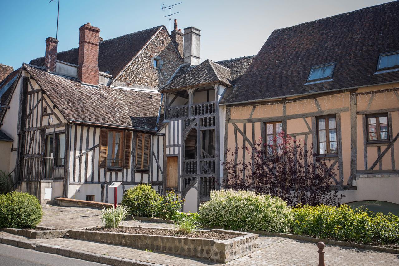 Le Sauvage Hotel Chateau-Renard Luaran gambar